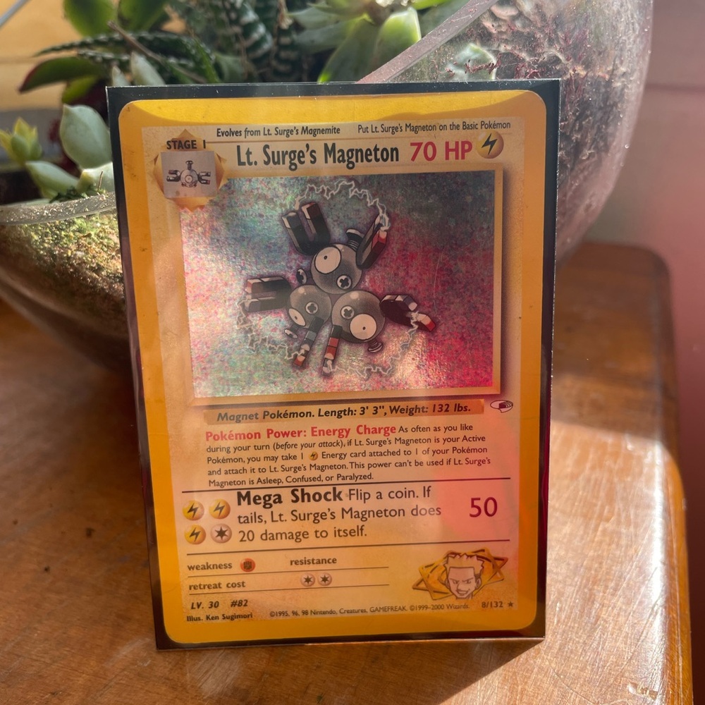 Lt. Surge's Magneton Pokémon Holographic Card - yellow border